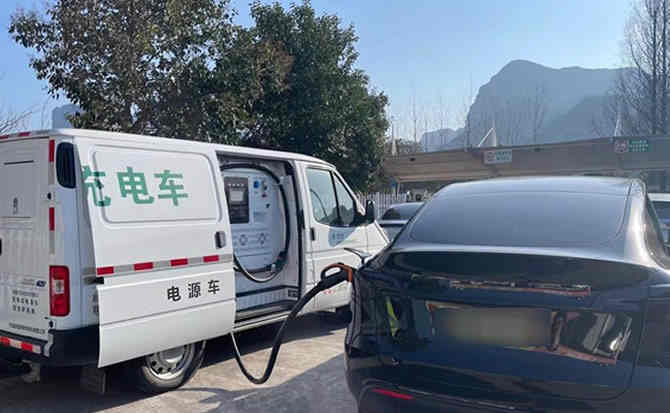 赤城汽车搭电