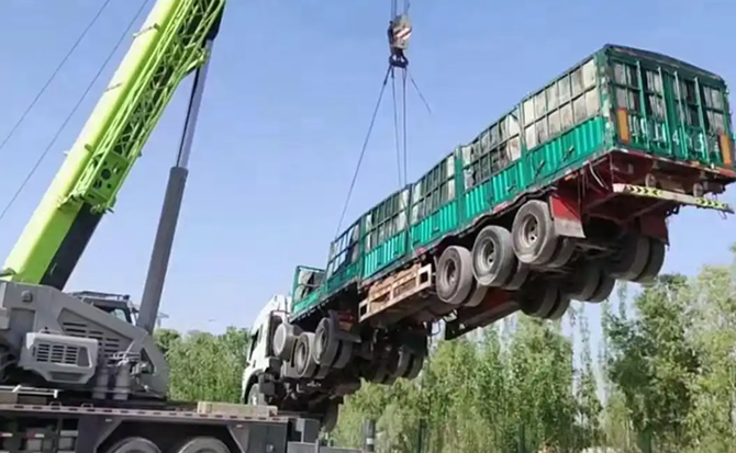 赤城道路脱困救援案例